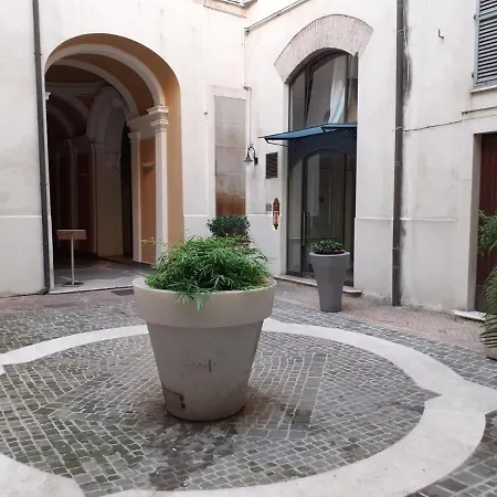 La Loggia * Анкона